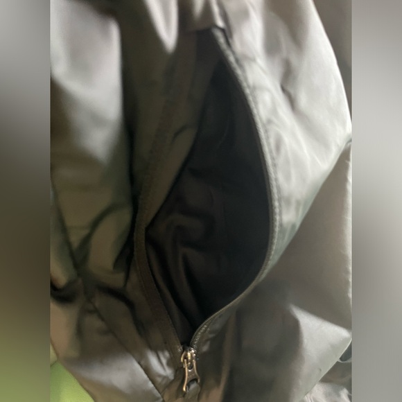 Columbia Black Hooded 2-Way Zipper Windbreaker Jacket, Woman Size Small Coat - Picture 4 of 11